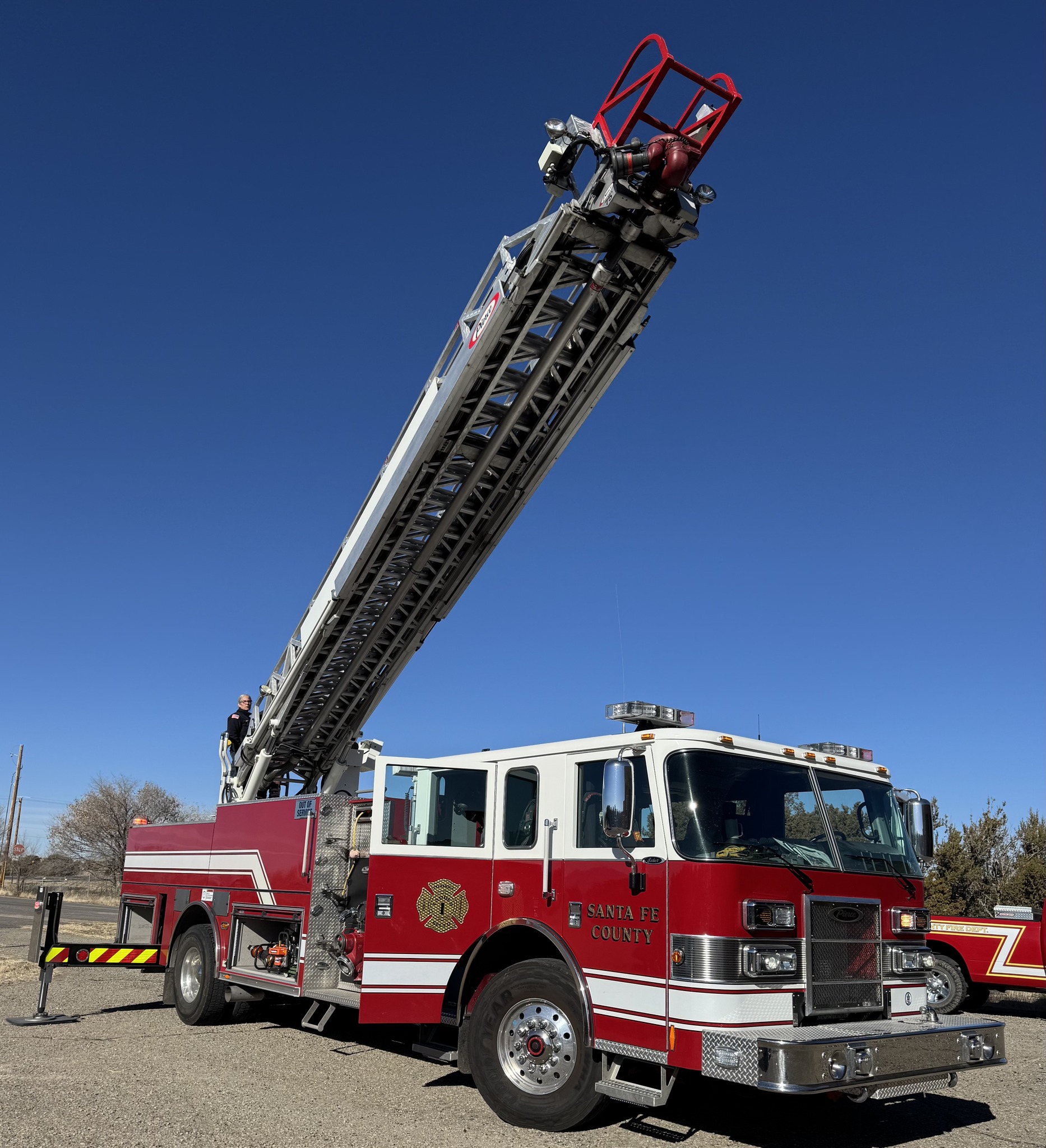 Eastern Region Gets a New Ladder Truck: Eldorado Tower 1
